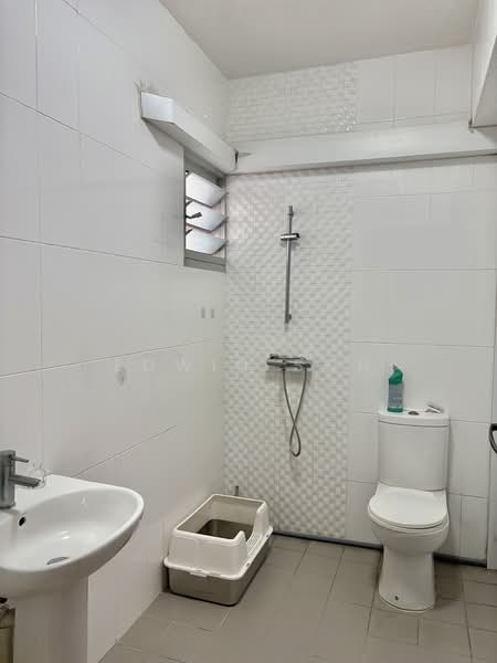 292C Bukit Batok East Avenue 6, 292C Bukit Batok East Avenue 6, 3 Bedrooms, 1,216 sqft, HDB Flat For Sale, by Edwin Soh, 500124021 - Bathroom - PropertyGuru.com.sg