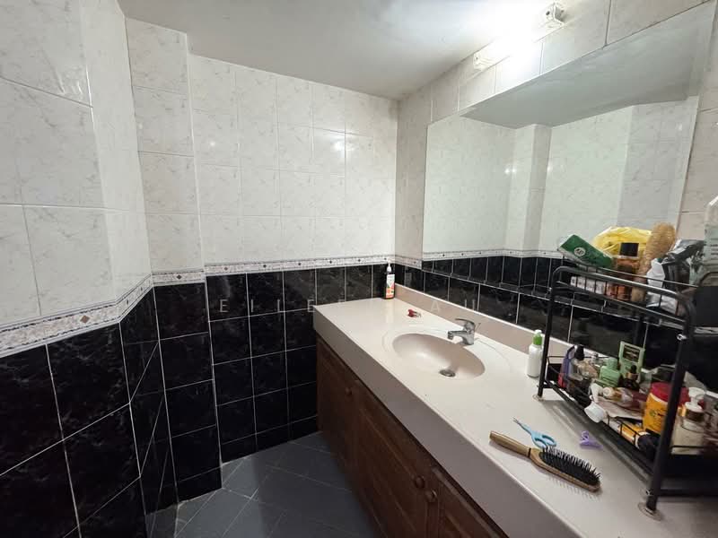 Melville Park, 12 Simei Street 1, 2 Bedrooms, 958 sqft, Apartment For Sale, by Eileen Au, 500124030 - Bathroom - PropertyGuru.com.sg