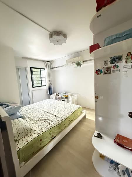 205 Clementi Avenue 6, 205 Clementi Avenue 6, 3 Bedrooms, 980 sqft, HDB Flat For Sale, by Sammy Song, 500124034 - Bedroom - PropertyGuru.com.sg