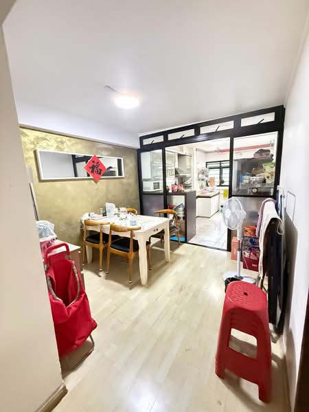205 Clementi Avenue 6, 205 Clementi Avenue 6, 3 Bedrooms, 980 sqft, HDB Flat For Sale, by Sammy Song, 500124034 - Dining Room - PropertyGuru.com.sg