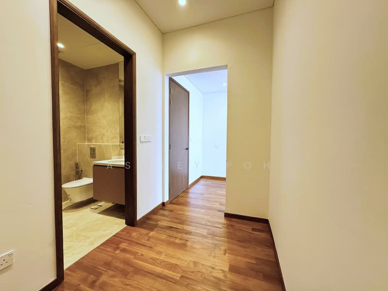 Luxurious Brand New Terrace With Lift @ Serangoon Gardens, , 5 Bedrooms, 2,144 sqft, Terraced House For Sale, by Ashley POH, 500124058 - Bathroom - PropertyGuru.com.sg
