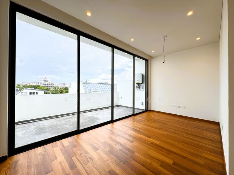 Luxurious Brand New Terrace With Lift @ Serangoon Gardens, , 5 Bedrooms, 2,144 sqft, Terraced House For Sale, by Ashley POH, 500124058 - Balcony - PropertyGuru.com.sg