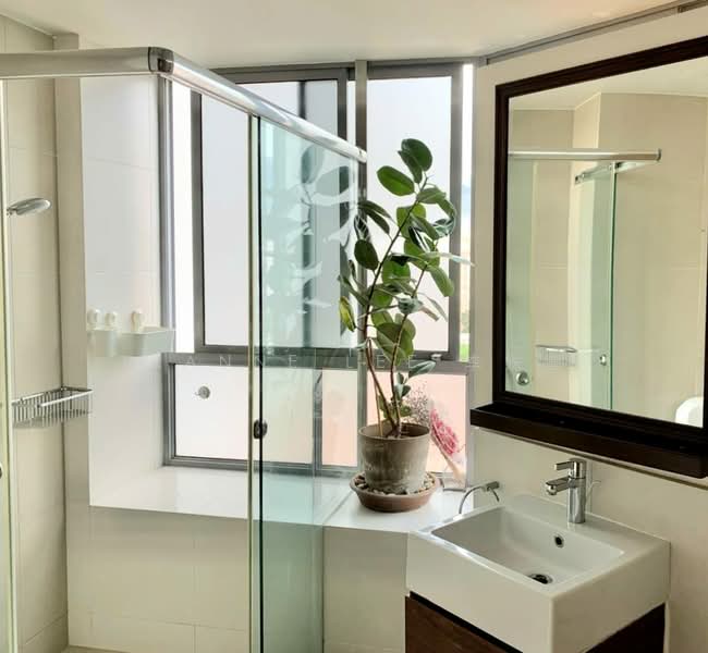 Waterford Residence, 21 Kim Yam Road, 3 Bedrooms, 1,055 sqft, Condominium For Sale, by LeAnne Lee 李姝瑩, 500124064 - Bathroom - PropertyGuru.com.sg