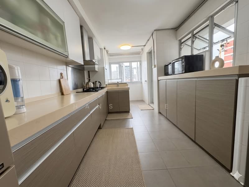 251 Hougang Avenue 3, 251 Hougang Avenue 3, 3 Bedrooms, 1,302 sqft, HDB Flat For Sale, by Hans Chee, 500124072 - Kitchen - PropertyGuru.com.sg