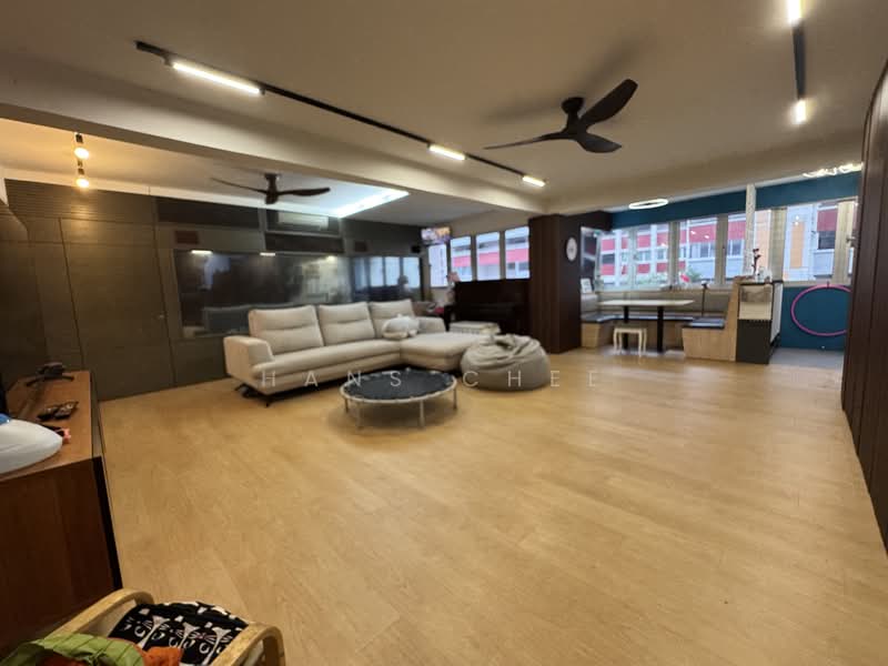 251 Hougang Avenue 3, 251 Hougang Avenue 3, 3 Bedrooms, 1,302 sqft, HDB Flat For Sale, by Hans Chee, 500124072 - Living Room - PropertyGuru.com.sg