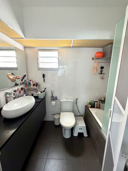 162A Rivervale Crescent, 162A Rivervale Crescent, 3 Bedrooms, 1,216 sqft, HDB Flat For Sale, by Wee Koon Tan, 500124075 - Bathroom - PropertyGuru.com.sg