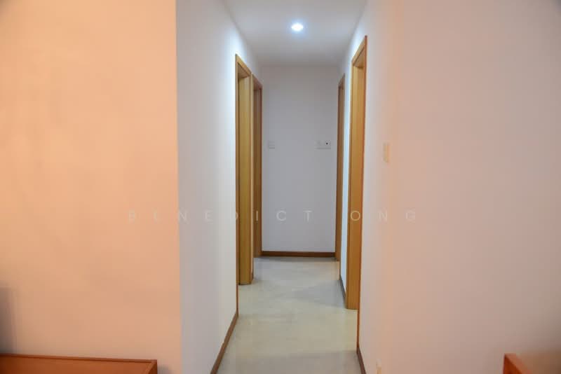 Sunglade, 7 Serangoon Avenue 2, 3 Bedrooms, 861 sqft, Condominium For Sale, by Benedict Ong, 500124079 - Corridor - PropertyGuru.com.sg