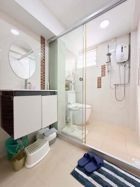 460 Ang Mo Kio Avenue 10, 460 Ang Mo Kio Avenue 10, 3 Bedrooms, 1,292 sqft, HDB Flat For Sale, by Priscilla Ong, 500124084 - Bathroom - PropertyGuru.com.sg