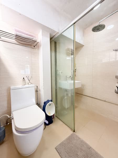 460 Ang Mo Kio Avenue 10, 460 Ang Mo Kio Avenue 10, 3 Bedrooms, 1,292 sqft, HDB Flat For Sale, by Priscilla Ong, 500124084 - Bathroom - PropertyGuru.com.sg