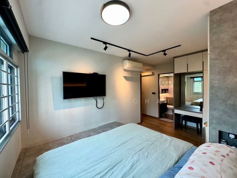 377A Hougang Street 32, 377A Hougang Street 32, 3 Bedrooms, 1,012 sqft, HDB Flat For Sale, by Keslyn Chai, 500124089 - Master Bedroom - PropertyGuru.com.sg