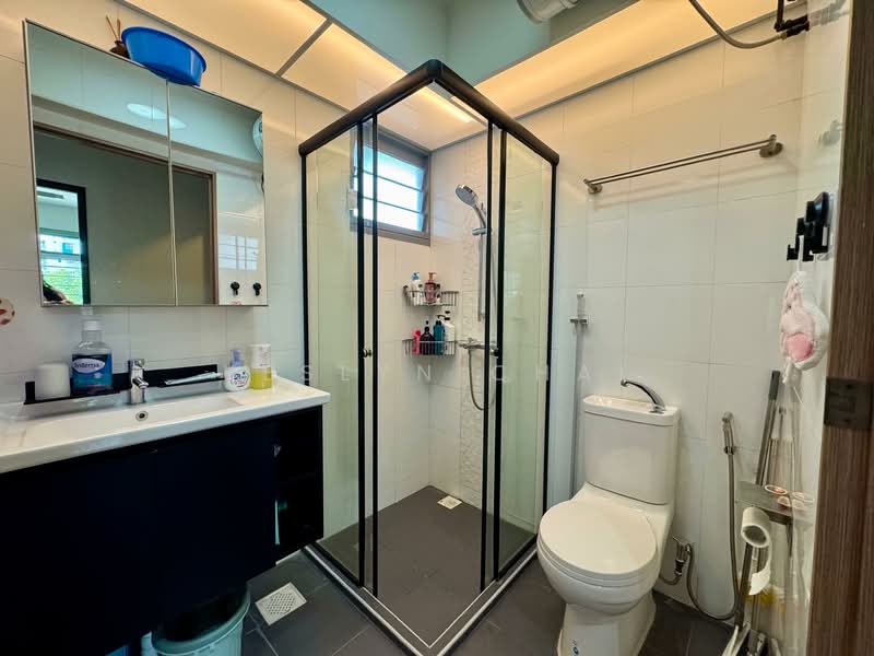 377A Hougang Street 32, 377A Hougang Street 32, 3 Bedrooms, 1,012 sqft, HDB Flat For Sale, by Keslyn Chai, 500124089 - Common Bathroom - PropertyGuru.com.sg