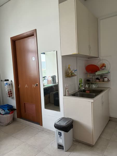 Tradehub 21, 8 Boon Lay Way, 1,300 sqft, Light Industrial (B1) For Rent, by Jane Liu Yan, 500124091 - CommercialGuru.com.sg