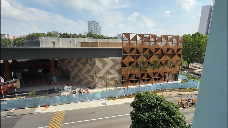 350 Ang Mo Kio Street 32, 350 Ang Mo Kio Street 32, 3 Bedrooms, 1,184 sqft, HDB Flat For Sale, by Remy R, 500124093 - Pool View - PropertyGuru.com.sg