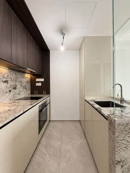 Tembusu Grand, 94 Jalan Tembusu, 2 Bedrooms, 667 sqft, Condominium For Sale, by Wong Zheng Long, 500124096 - Kitchen - PropertyGuru.com.sg