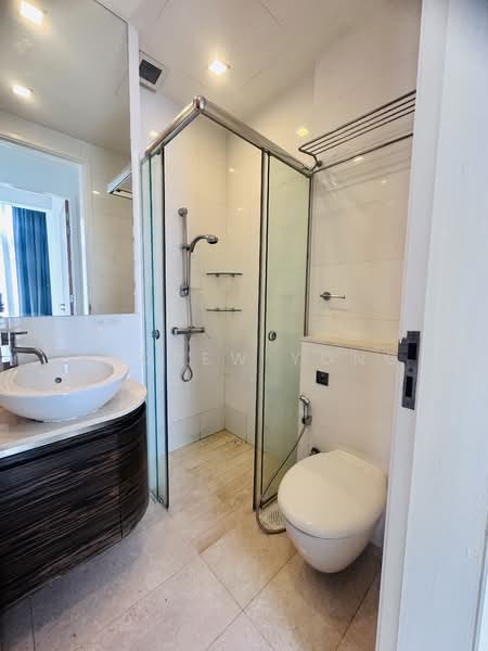 Balmoral Heights, 8 Balmoral Crescent, 3 Bedrooms, 1,163 sqft, Apartment For Rent, by Andrew Yong, 500124097 - Bathroom - PropertyGuru.com.sg