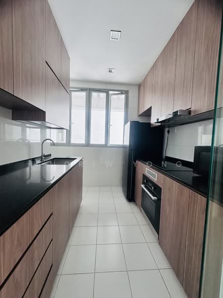 Balmoral Heights, 8 Balmoral Crescent, 3 Bedrooms, 1,163 sqft, Apartment For Rent, by Andrew Yong, 500124097 - Kitchen - PropertyGuru.com.sg