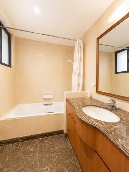East Meadows, 30 Tanah Merah Kechil Road, 3 Bedrooms, 1,195 sqft, Condominium For Rent, by Matthew Chow, 500124099 - Bathroom - PropertyGuru.com.sg