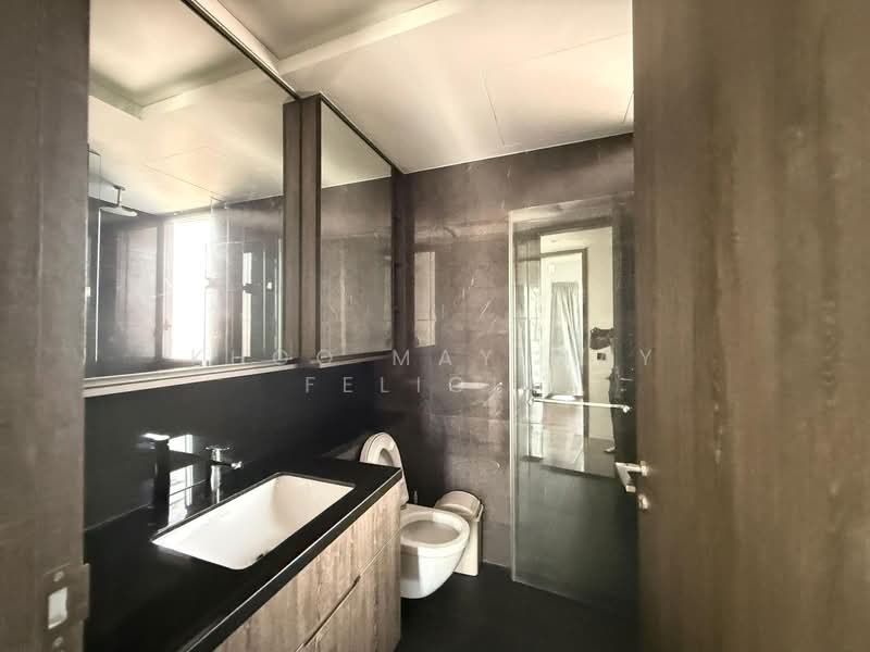 The M, 38 Middle Road, 2 Bedrooms, 721 sqft, Condominium For Rent, by Khoo May May Felicia, 500124112 - Bathroom - PropertyGuru.com.sg
