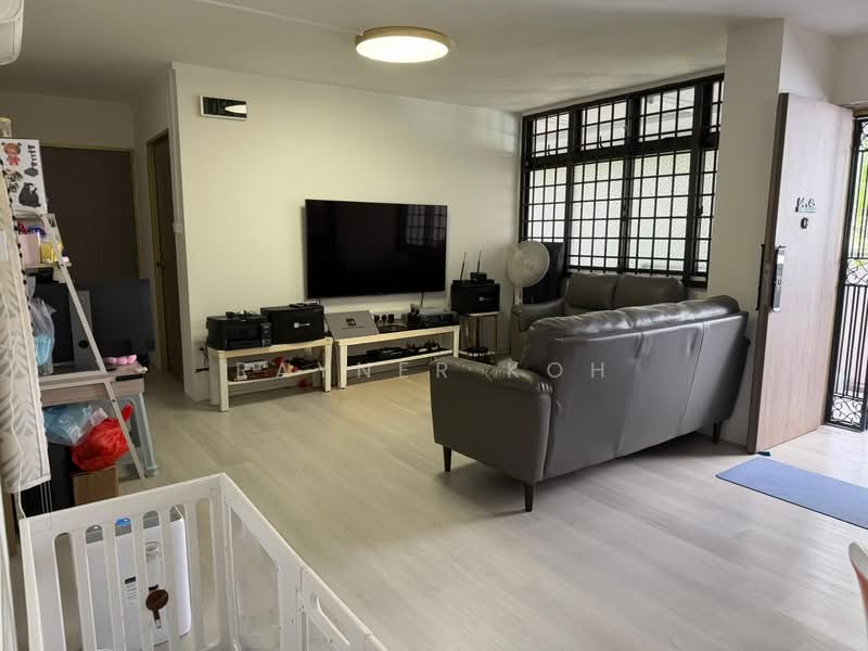 925 Hougang Street 91, 925 Hougang Street 91, 3 Bedrooms, 1,087 sqft, HDB Flat For Sale, by Rayner Koh, 500124153 - Living Room - PropertyGuru.com.sg