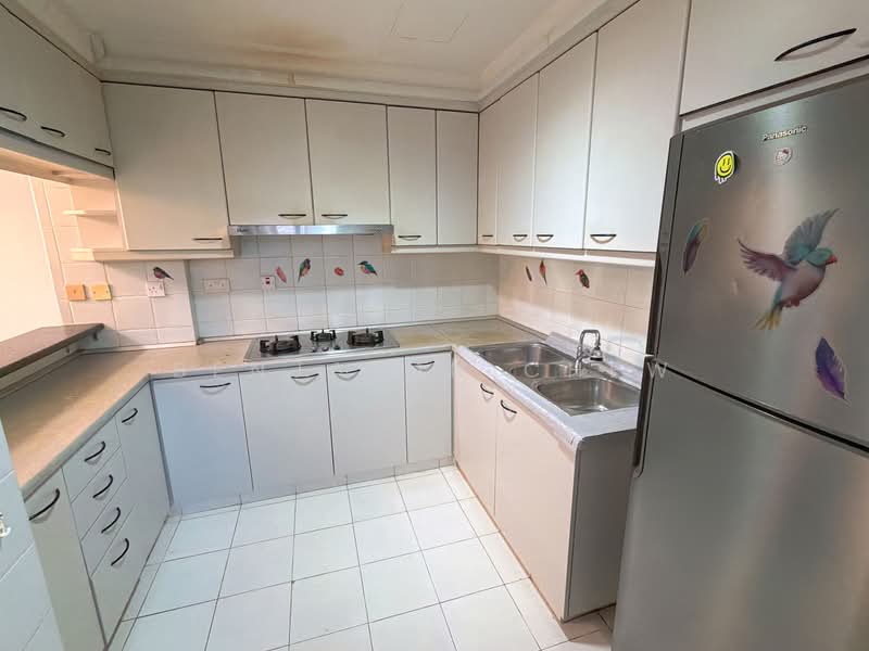Azalea Park Condo, 6 Flora Road, 2 Bedrooms, 829 sqft, Condominium For Rent, by Benjamin Chew, 500124159 - Kitchen - PropertyGuru.com.sg