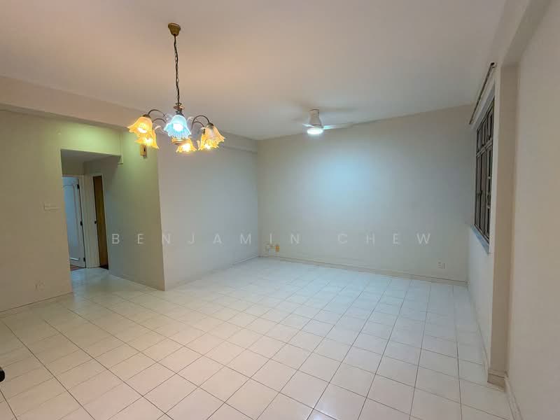 Azalea Park Condo, 6 Flora Road, 2 Bedrooms, 829 sqft, Condominium For Rent, by Benjamin Chew, 500124159 - Living Room - PropertyGuru.com.sg