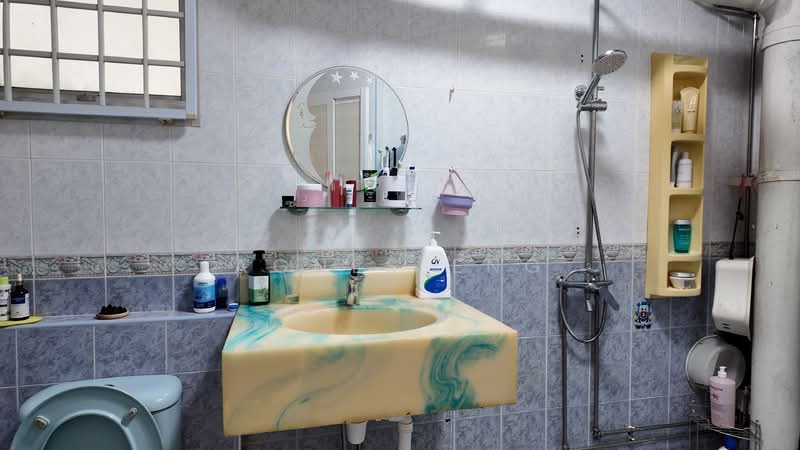 498J Tampines Street 45, 498J Tampines Street 45, 4 Bedrooms, 1,582 sqft, HDB Flat For Sale, by Agnes Eng, 500124176 - Common Bathroom - PropertyGuru.com.sg