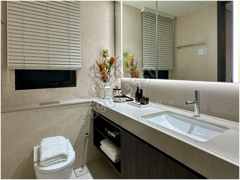 Hudson Place Residences, , 4 Bedrooms, 1,152 sqft, Apartment For Sale, by Ario Kusumo, 500124187 - Master Bathroom - PropertyGuru.com.sg