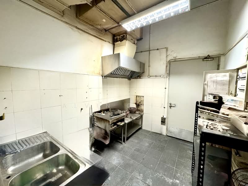Toll Offshore Petroleum Services (TOPS), Loyang Crescent, 7,444 sqft, Food & Beverage For Rent, by Alvin Chiam, 500124188 - Kitchen - CommercialGuru.com.sg