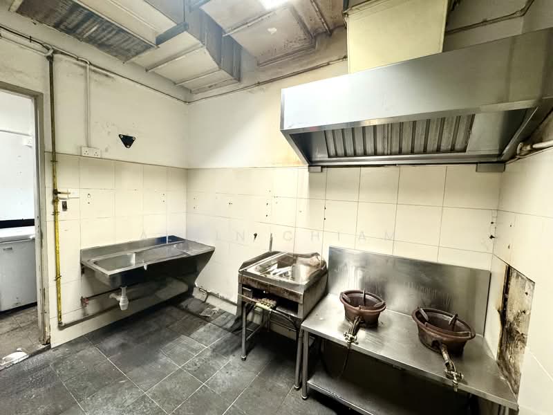 Toll Offshore Petroleum Services (TOPS), Loyang Crescent, 7,444 sqft, Food & Beverage For Rent, by Alvin Chiam, 500124188 - Kitchen - CommercialGuru.com.sg