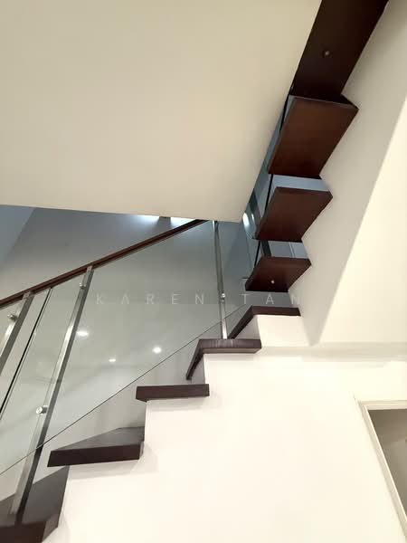 Ellington square, , 4 Bedrooms, 2,000 sqft, Terraced House For Sale, by Karen Tan, 500124190 - Interior - PropertyGuru.com.sg
