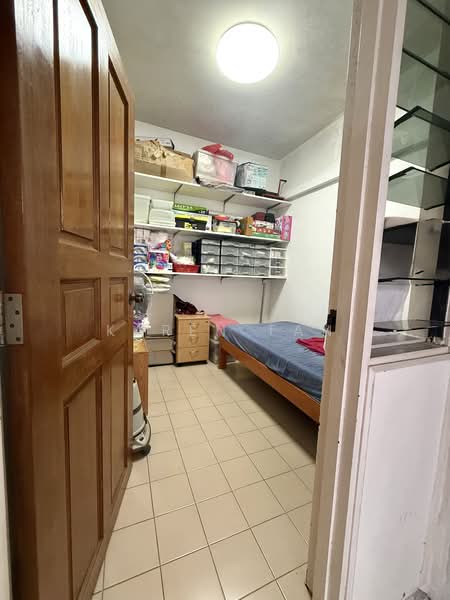 Ellington square, , 4 Bedrooms, 2,000 sqft, Terraced House For Sale, by Karen Tan, 500124190 - Bedroom - PropertyGuru.com.sg