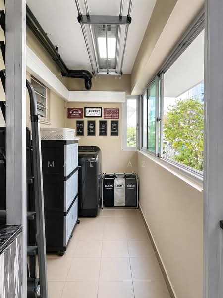288B Punggol Place, 288B Punggol Place, 3 Bedrooms, 1,044 sqft, HDB Flat For Sale, by Malek Aziz, 500124202 - Balcony - PropertyGuru.com.sg