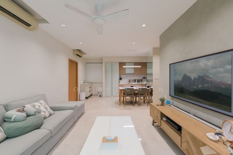 Parc Emily, 15 Mount Emily Road, 1 Bedroom, 592 sqft, Condominium For Sale, by Bobby Chen, 500124210 - Living Room - PropertyGuru.com.sg