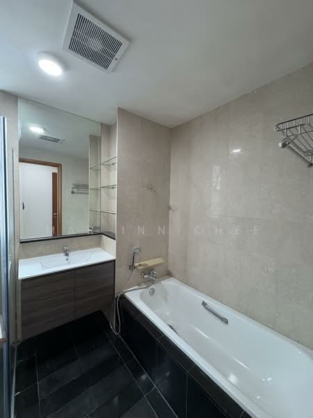 Sunglade, 7 Serangoon Avenue 2, 1 Bedroom, 200 sqft, Condominium For Rent, by Mar Inn Chee, 500124231 - Bathroom - PropertyGuru.com.sg