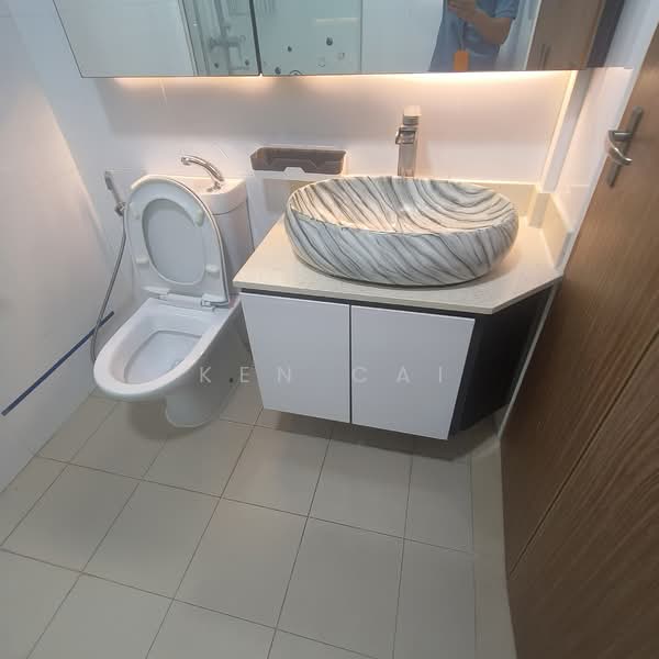 436A Bukit Batok West Avenue 5, 436A Bukit Batok West Avenue 5, 3 Bedrooms, 1,001 sqft, HDB Flat For Rent, by Ken Cai, 500124249 - Master Bathroom - PropertyGuru.com.sg