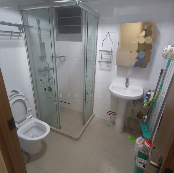 436A Bukit Batok West Avenue 5, 436A Bukit Batok West Avenue 5, 3 Bedrooms, 1,001 sqft, HDB Flat For Rent, by Ken Cai, 500124249 - Common Bathroom - PropertyGuru.com.sg