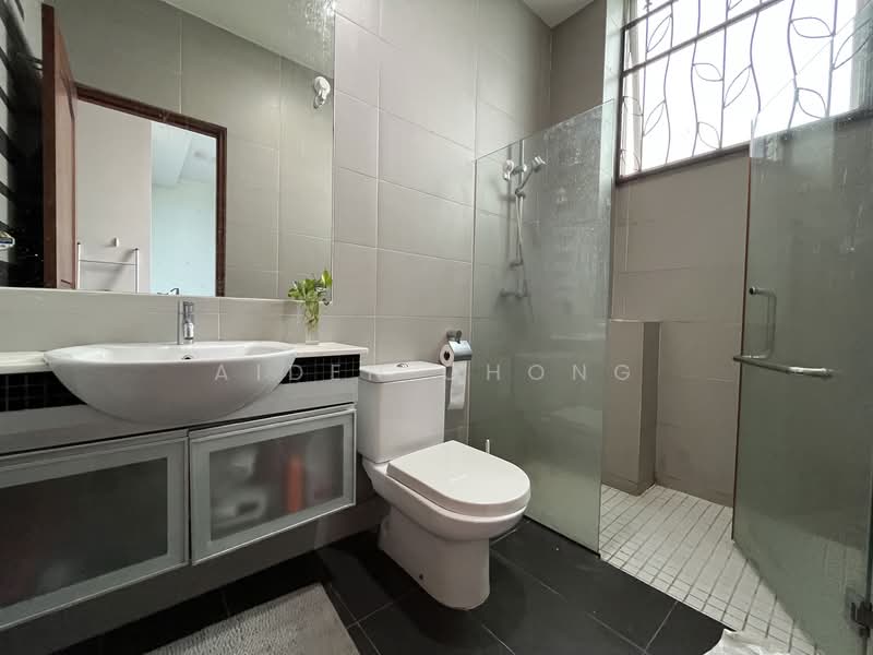 Jalan Mat Jambol, Pasir Panjang, , Room Rental, 190 sqft, Terraced House For Rent, by Aiden Chong, 500124261 - Bathroom - PropertyGuru.com.sg