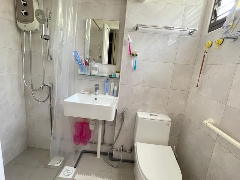 224 Simei Street 4, 224 Simei Street 4, 3 Bedrooms, 1,140 sqft, HDB Flat For Sale, by LINA MOE YUNG WEI, 500124298 - Bathroom - PropertyGuru.com.sg