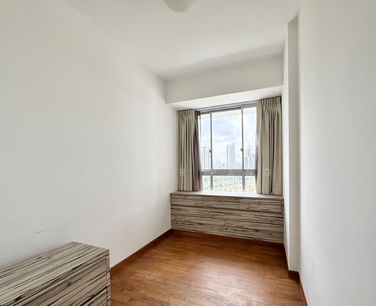 The Parc Condominium, 5 West Coast Walk, 4 Bedrooms, 1,421 sqft, Condominium For Rent, by Victor Pang, 500124303 - 3rd bedroom - PropertyGuru.com.sg