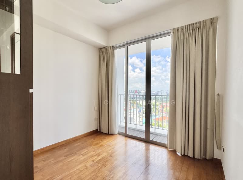 The Parc Condominium, 5 West Coast Walk, 4 Bedrooms, 1,421 sqft, Condominium For Rent, by Victor Pang, 500124303 - 1st bedroom - PropertyGuru.com.sg