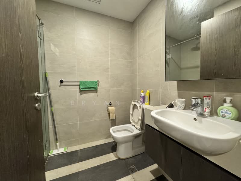Parc Riviera, 101 West Coast Vale, 2 Bedrooms, 605 sqft, Condominium For Rent, by Bryan Wee, 500124311 - Bathroom - PropertyGuru.com.sg