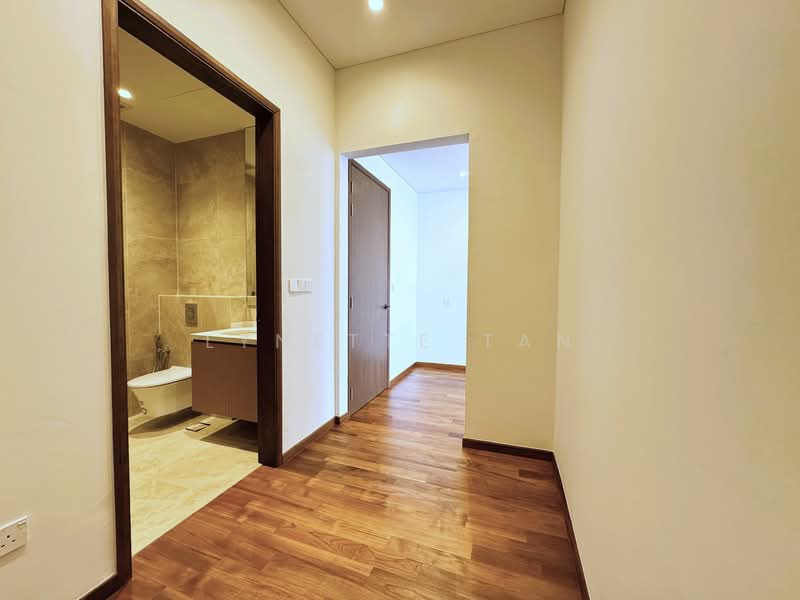 Luxurious Brand New Terrace With Lift @ Serangoon Gardens, Lorong Chuan / Serangoon Garden Way, 5 Bedrooms, 5,916 sqft, Terraced House For Sale, by Lynette Tan, 500124340 - Ensuite - PropertyGuru.com.sg