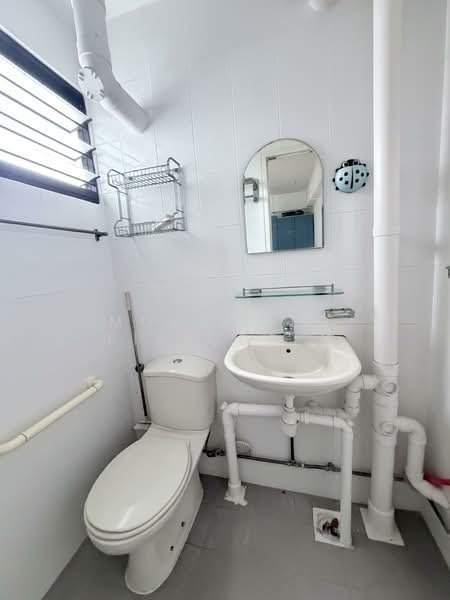 65 New Upper Changi Road, 65 New Upper Changi Road, 3 Bedrooms, 990 sqft, HDB Flat For Sale, by Mohammed Fiajudeen, 500124346 - Bathroom - PropertyGuru.com.sg