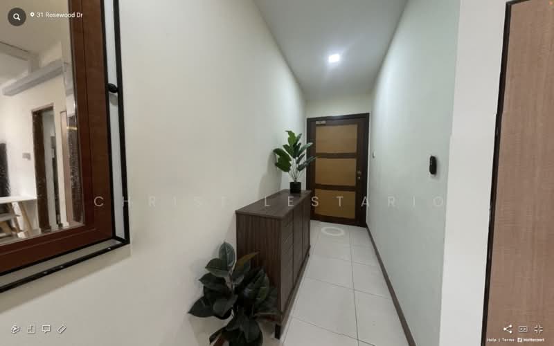 Casablanca, 31 Rosewood Drive, Room Rental, 100 sqft, Condominium For Rent, by Christ Lestario, 500124348 - Corridor - PropertyGuru.com.sg