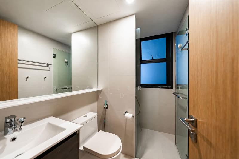 Westwood Residences EC, 180 Westwood Avenue, 3 Bedrooms, 1,033 sqft, Condominium For Sale, by ADNIX LIU, 500124351 - Bathroom - PropertyGuru.com.sg