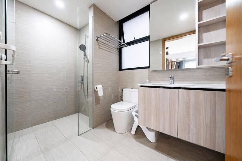Westwood Residences EC, 180 Westwood Avenue, 3 Bedrooms, 1,033 sqft, Condominium For Sale, by ADNIX LIU, 500124351 - Bathroom - PropertyGuru.com.sg