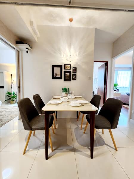 The Sail @ Marina Bay, 2 Marina Boulevard, 2 Bedrooms, 883 sqft, Condominium For Sale, by Jensen Toh 卓新智, 500124352 - Dining Room - PropertyGuru.com.sg