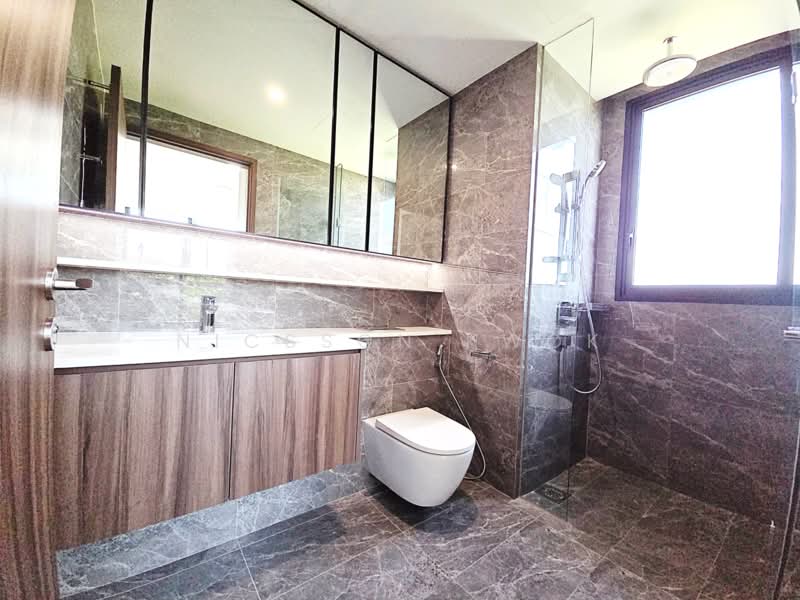 Lentor Modern, 3 Lentor Central, 3 Bedrooms, 1,109 sqft, Condominium For Rent, by Nicsson Kwok, 500124355 - Bathroom - PropertyGuru.com.sg