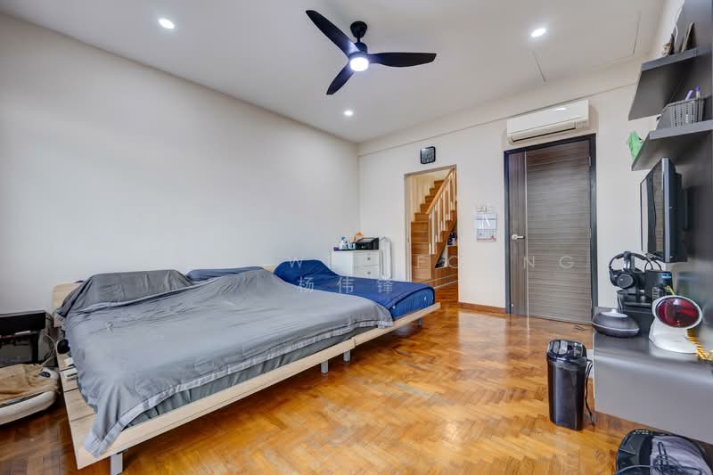 Loyang Villas, Loyang Rise, 6 Bedrooms, 3,000 sqft, Terraced House For Sale, by Yong Wee Foong 杨伟锋, 500124359 - Bedroom - PropertyGuru.com.sg