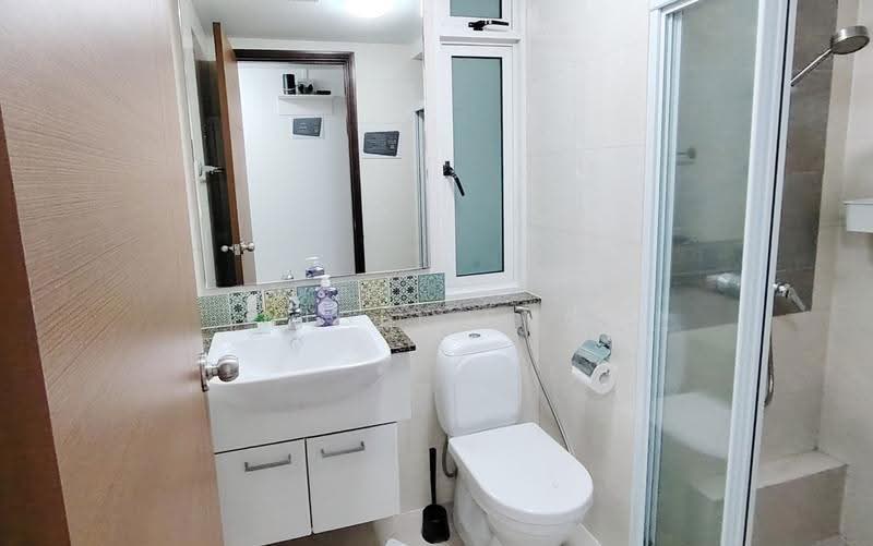 Meraprime, 301 Jalan Bukit Ho Swee, Alexandra / Commonwealth, Room Rental, 100 sqft, Condominium For Rent, by Nigel Eng, 500124363 - Bathroom - PropertyGuru.com.sg